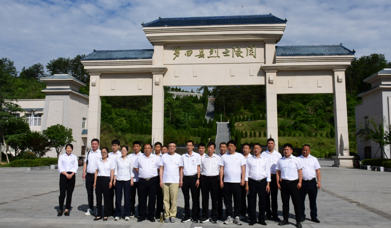 湖北万湾湖胖头鱼养殖有限公司.png